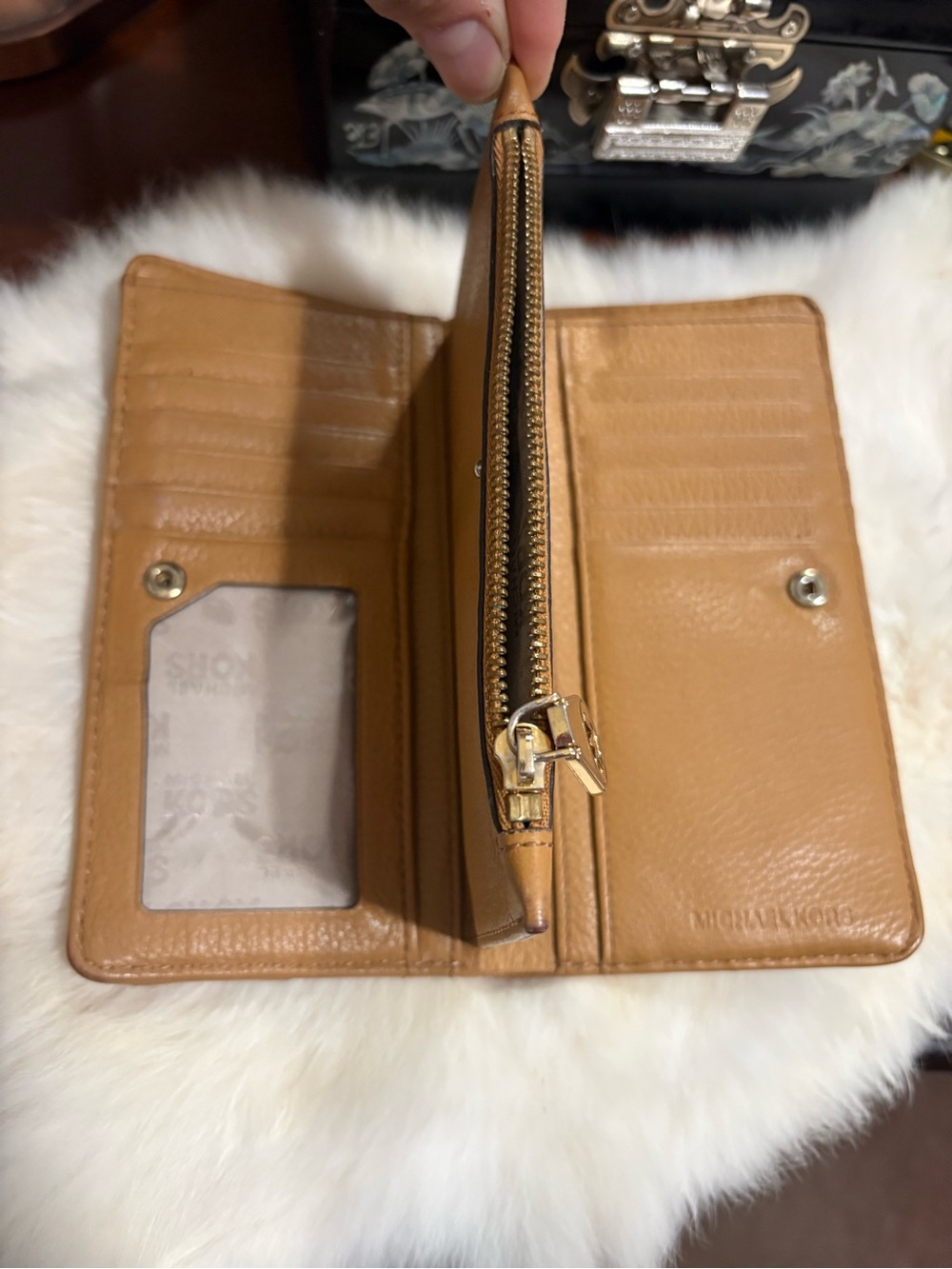 Michael Kors Tan Pebbled Leather Zip Wallet with Gold Hardware - Picture 8 of 13